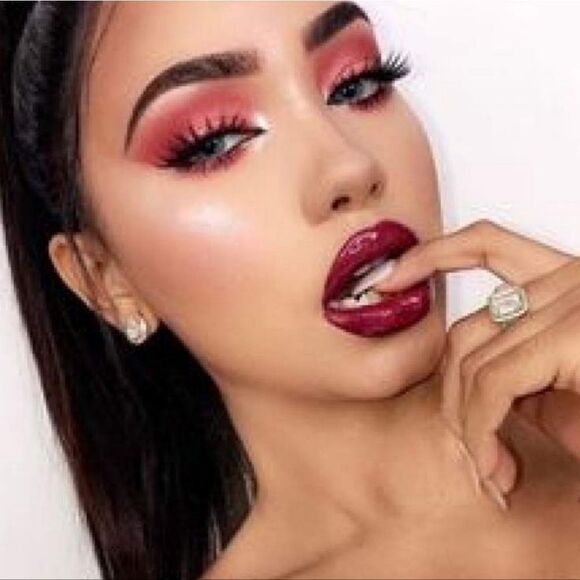 MAC Powderkiss Matte Eyeshadow in A Little Tamed - Picture 5 of 16